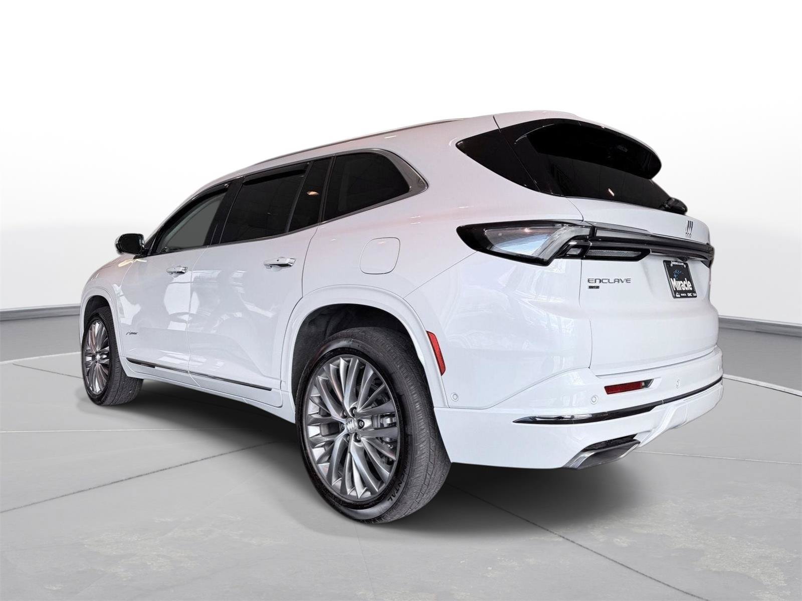 Used 2026 Buick Enclave Avenir w/ Super Cruise Package AWD/4WD image 7