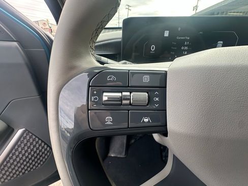 Used 2025 Kia EV9 Wind image 27