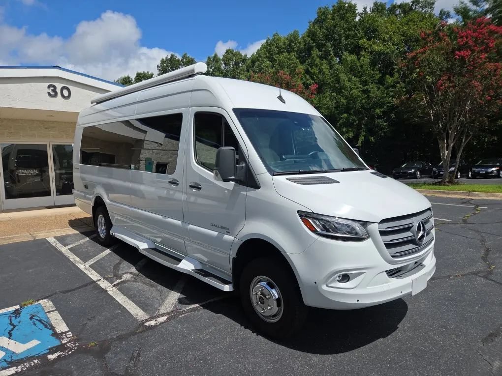 Used 2020 Mercedes-Benz Sprinter 3500 image 6