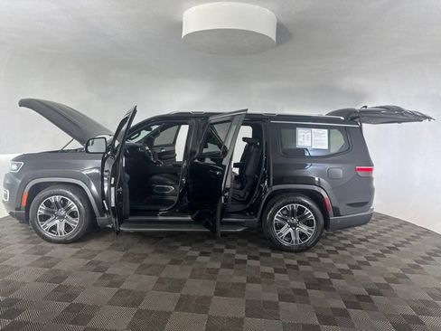 Used 2022 Jeep Wagoneer Series III w/ Convenience Group I AWD/4WD image 11