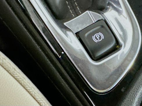 Used 2022 Buick Encore GX Select image 24