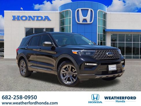 Used 2021 Ford Explorer XLT w/ Equipment Group 202A AWD/4WD image 1