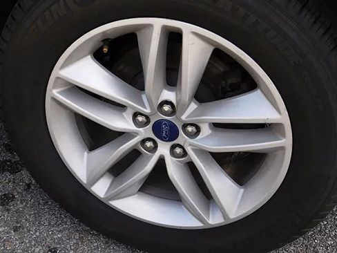 Used 2017 Ford Edge SEL w/ Equipment Group 201A AWD/4WD image 10