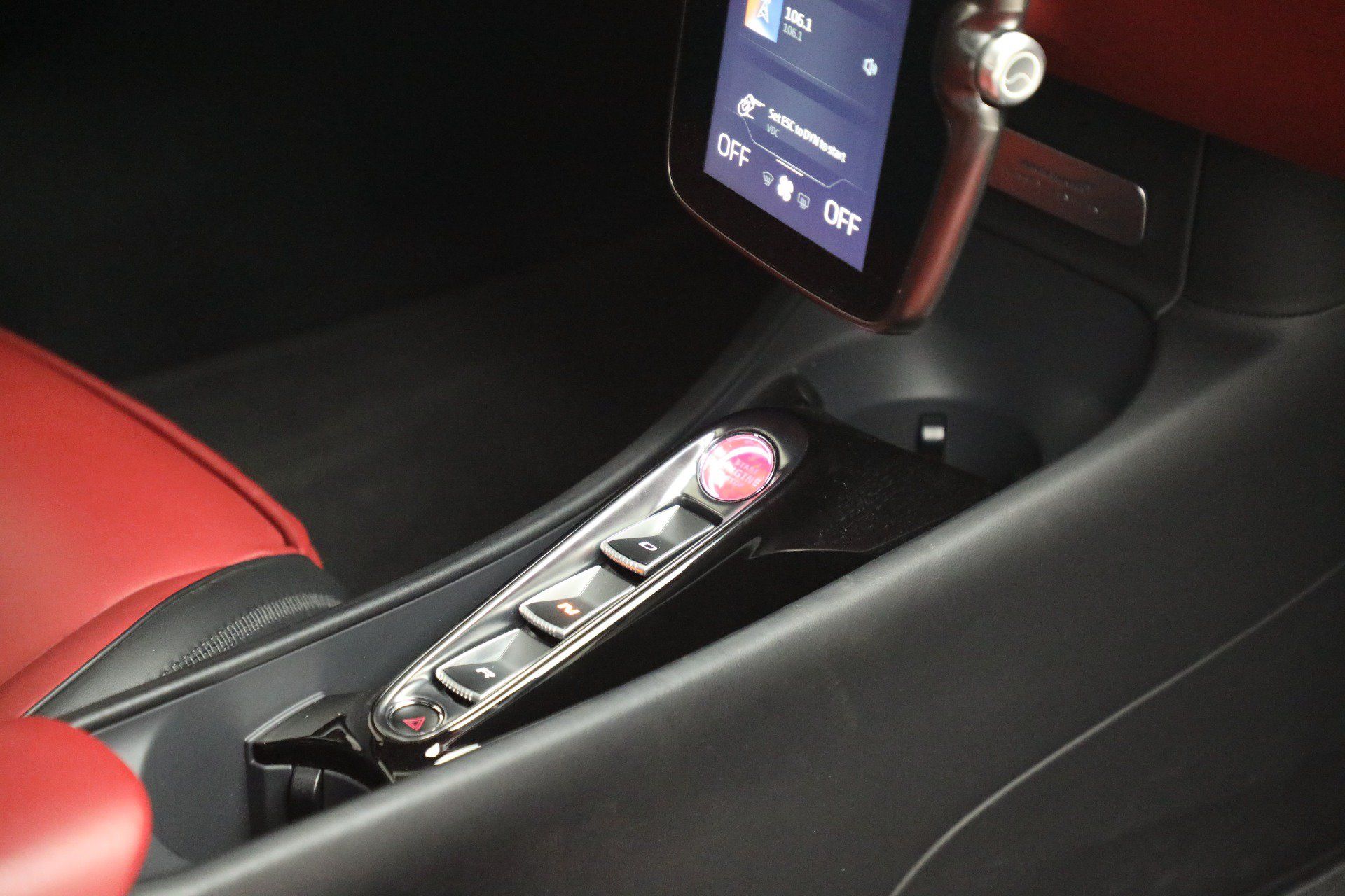 Used 2023 McLaren Artura RWD image 30