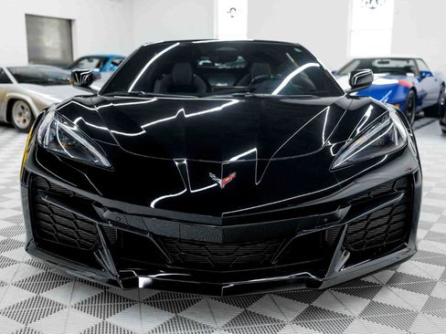 Used 2024 Chevrolet Corvette Z06 w/ Stealth Interior Trim Package RWD image 5