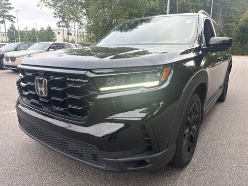 Used 2025 Honda Pilot Black Edition image 9
