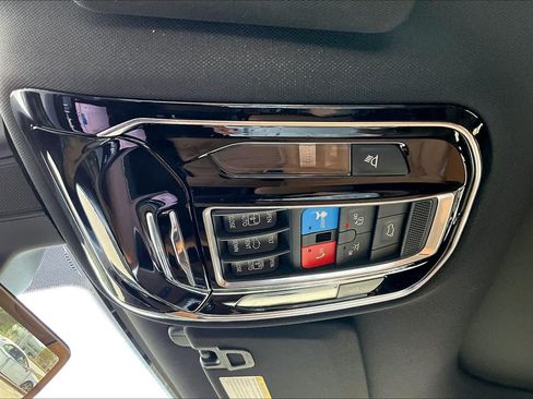 Used 2024 Jeep Grand Cherokee L Summit w/ Advanced Protech Group IV AWD/4WD image 32