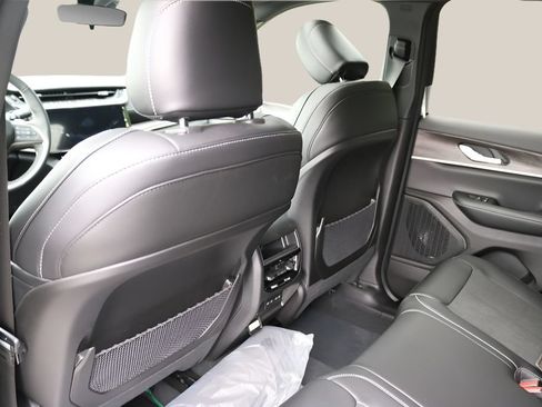 New 2026 Jeep Grand Cherokee Altitude RWD image 14