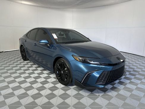 Used 2025 Toyota Camry SE w/ Multimedia Upgrade Package FWD image 2