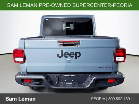 Used 2025 Jeep Gladiator Sport image 6