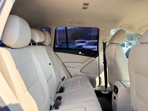 Used 2016 Volkswagen Tiguan S FWD image 21