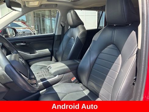 Used 2022 Toyota Highlander XLE image 12