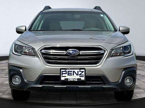 Used 2018 Subaru Outback 2.5i Premium w/ Popular Package #1 AWD/4WD image 2