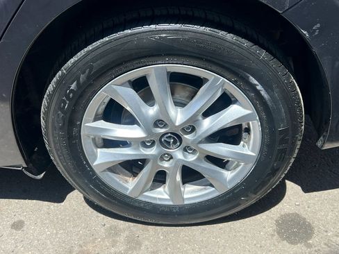 Used 2017 MAZDA MAZDA3 Sport w/ Preferred Equipment Package FWD image 10