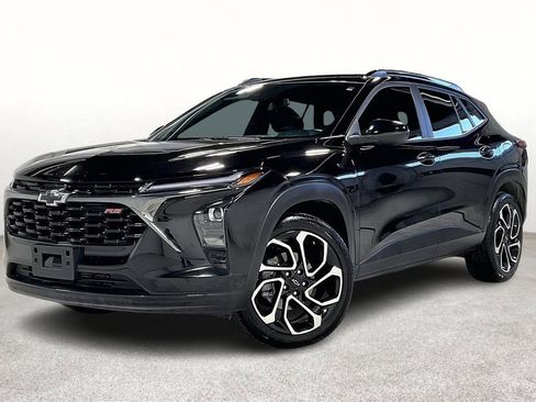 Used 2025 Chevrolet Trax RS w/ Sunroof Package image 14