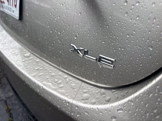 Used 2016 Toyota Avalon XLE FWD image 11