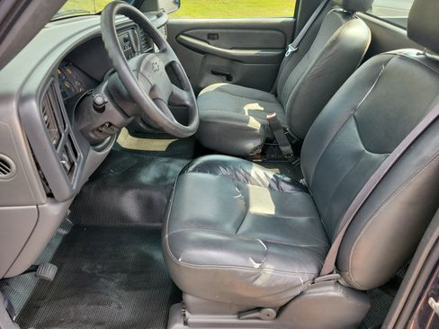 Used 2006 Chevrolet Silverado 1500 W/T image 4