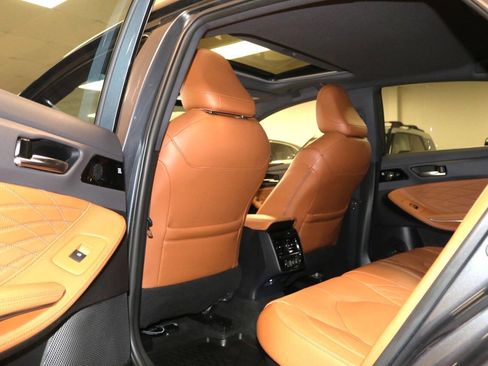 Used 2021 Toyota Avalon Limited w/ Advanced Safety Package FWD image 90