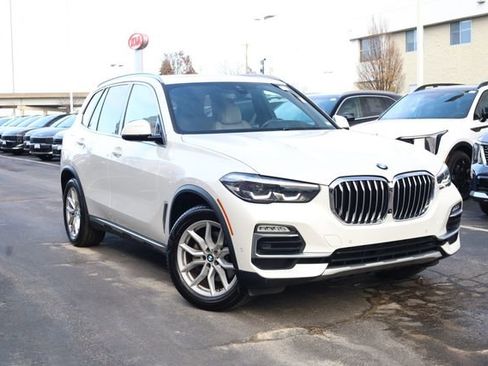 Used 2021 BMW X5 xDrive40i w/ Premium Package 2 image 2