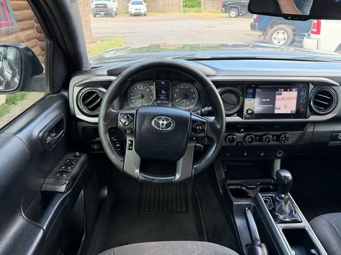 Used 2016 Toyota Tacoma TRD Off-Road w/ Towing Package AWD/4WD image 12