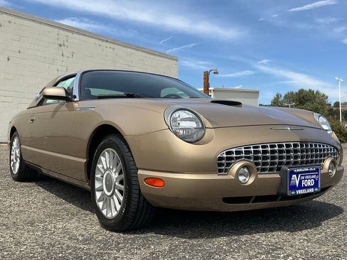 Used 2005 Ford Thunderbird image 46
