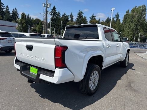 New 2025 Toyota Tacoma SR5 image 3