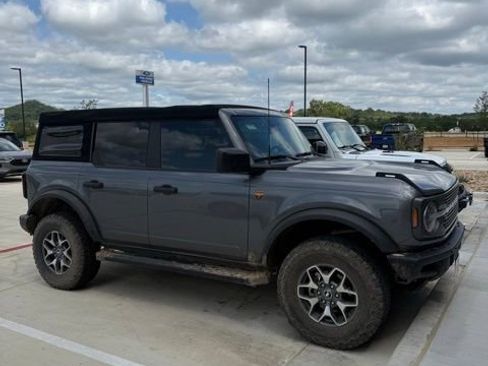 Used 2021 Ford Bronco Badlands AWD/4WD image 2