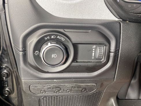 Used 2026 Jeep Wrangler Unlimited Sahara AWD/4WD image 20