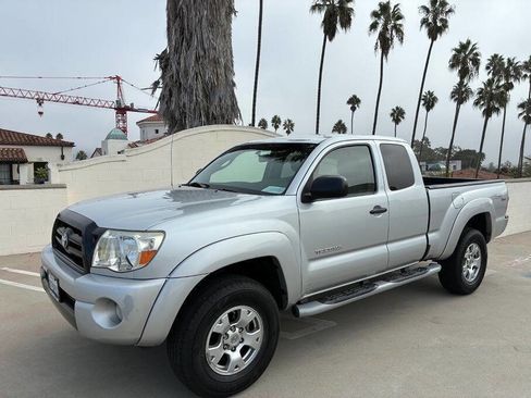 Used 2006 Toyota Tacoma PreRunner image 2