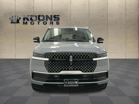 New 2026 Lincoln Navigator L Reserve AWD/4WD image 3