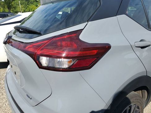 Certified 2023 Nissan Kicks SV FWD image 19