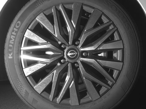 Used 2025 Nissan Altima 2.5 SV FWD image 13