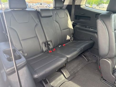 Used 2022 Kia Telluride EX w/ EX Premium Package AWD/4WD image 18
