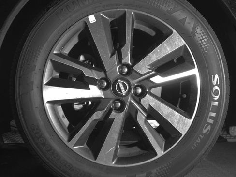 Used 2025 Nissan Versa SV FWD image 12