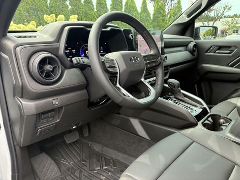 Used 2026 Chevrolet Colorado Trail Boss AWD/4WD image 24