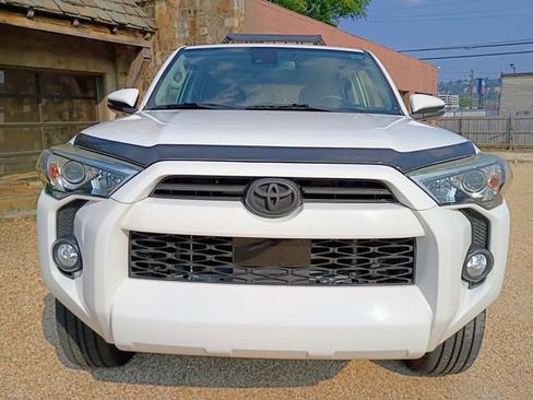 Used 2020 Toyota 4Runner SR5 Premium w/ Moonroof Package AWD/4WD image 3