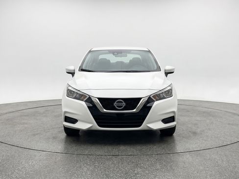 Used 2025 Nissan Versa SV FWD image 2