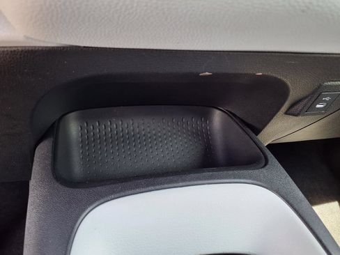 Used 2025 Toyota Corolla SE FWD image 26