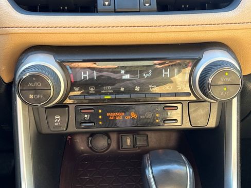 Used 2020 Toyota RAV4 Limited w/ Limited Grade Weather Package FWD image 22