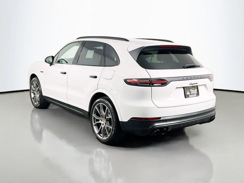 Used 2023 Porsche Cayenne AWD/4WD image 7