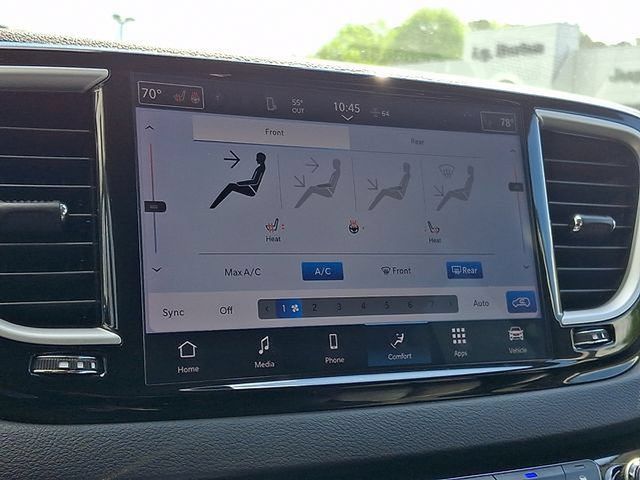 Used 2024 Chrysler Pacifica Touring-L FWD image 17