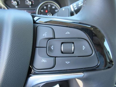 Used 2022 Buick Enclave Essence FWD image 24