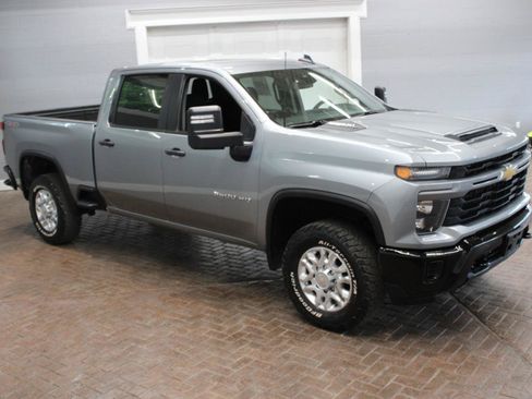 Used 2024 Chevrolet Silverado 2500 Custom w/ Custom Convenience Package AWD/4WD image 17