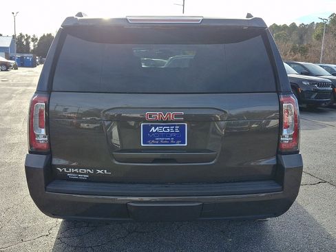 Used 2019 GMC Yukon XL SLT w/ Premium Edition image 5