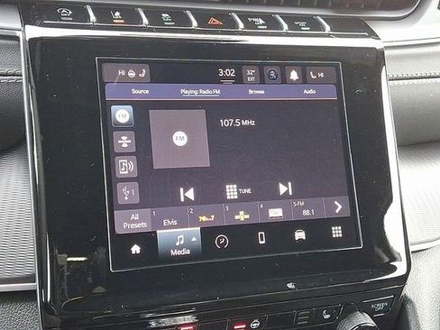 Used 2025 Jeep Grand Cherokee L Altitude AWD/4WD image 12