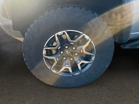 Certified 2023 Chevrolet Colorado ZR2 w/ ZR2 Convenience Package III image 9