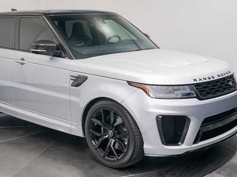 Used 2022 Land Rover Range Rover Sport SVR image 12