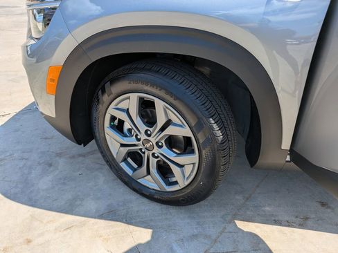 Certified 2026 Kia Seltos LX FWD image 33