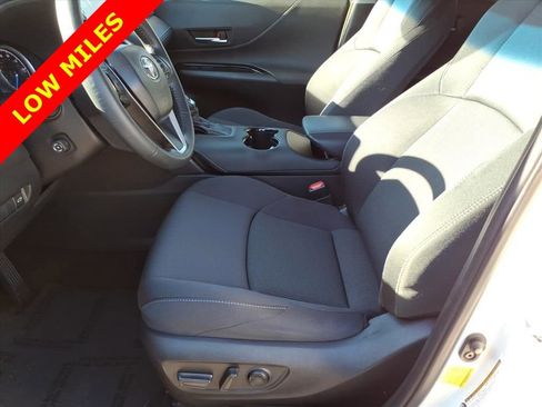 Used 2021 Toyota Venza LE w/ Carpet Mat Package (TMS) image 14