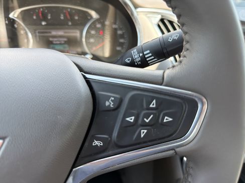 Used 2017 Chevrolet Malibu LT w/ Leather Package FWD image 20